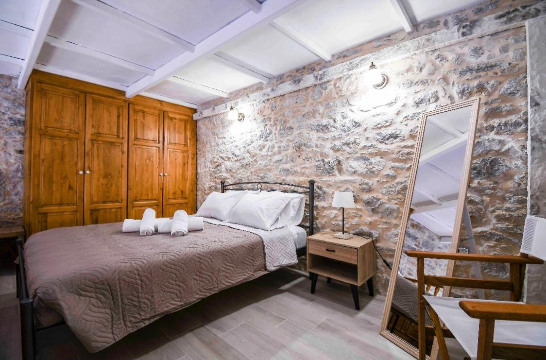 Stone Living Symi Central Apartments Екстер'єр фото