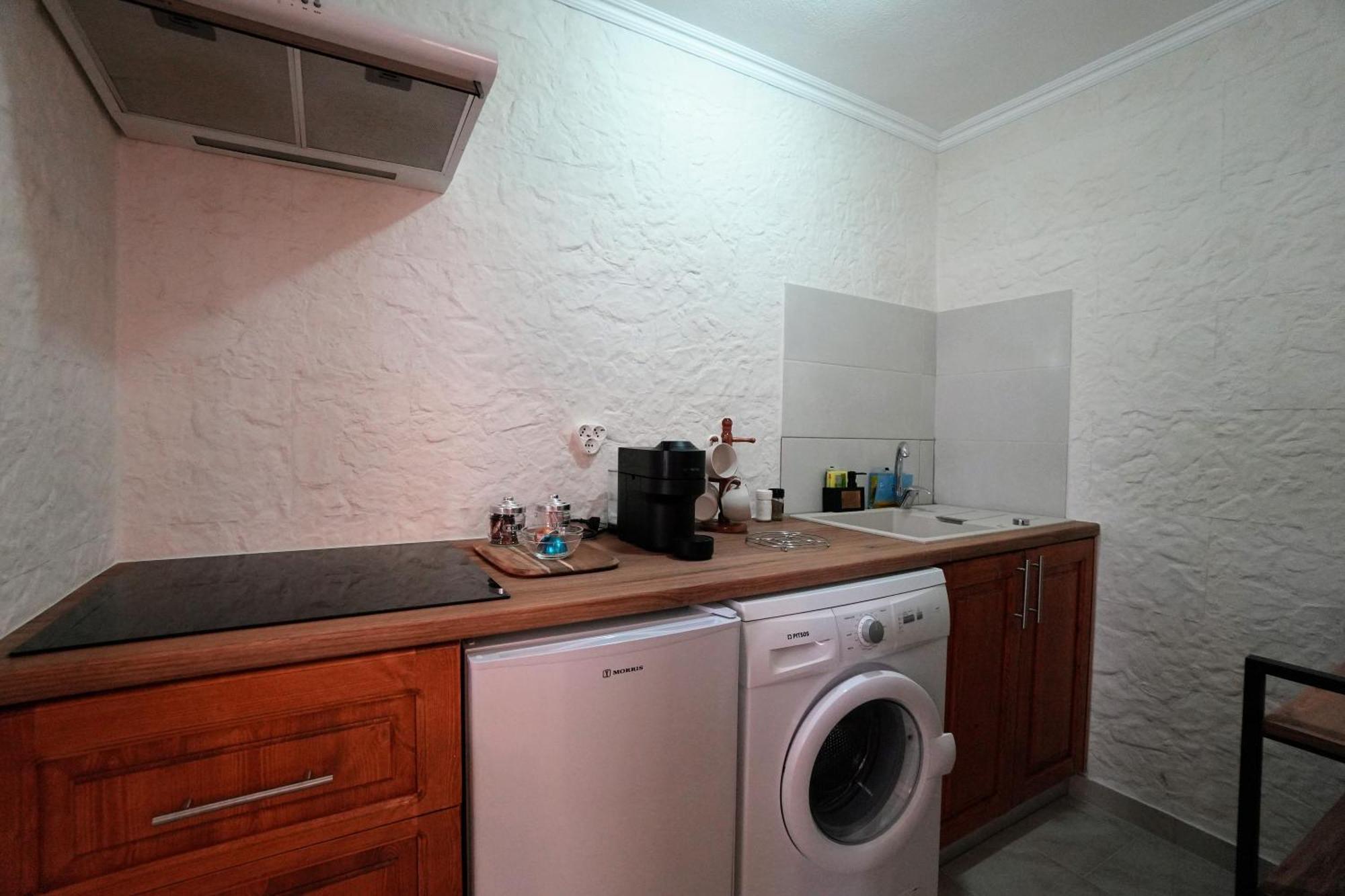 Stone Living Symi Central Apartments Екстер'єр фото